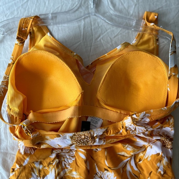 NWT Nip Tuck Swim Yellow Floral One-Piece Swimsuit 8/10 - Picture 8 of 14